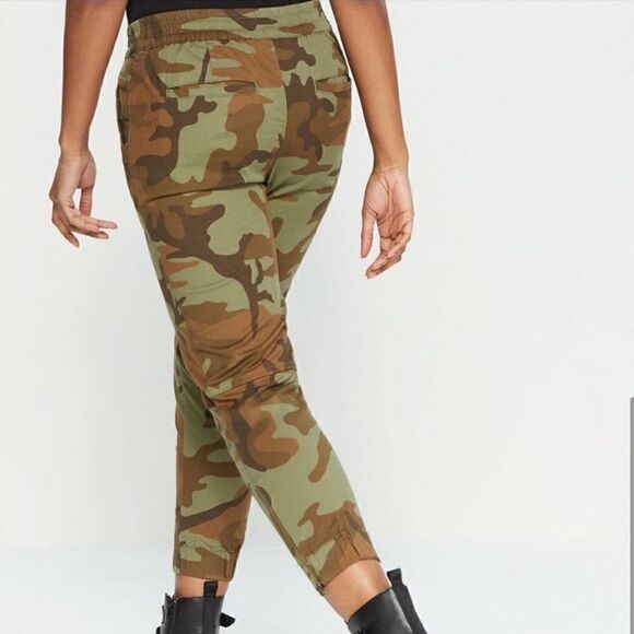 Levi's Jet Set Tapered Camo Jogger Zip Hem - Picture 4 of 12